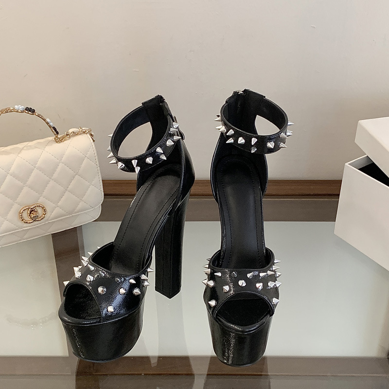 Street Fashion Designer - Sandal Platform Wanita dengan Tali Gesper