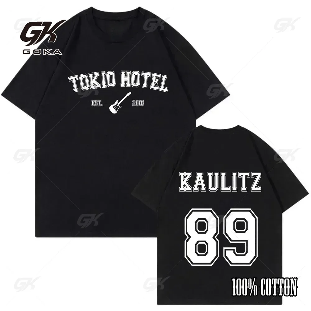 Street Fashion In Tokyo - Kaus Gambar Monogram Band Rock Tokyo