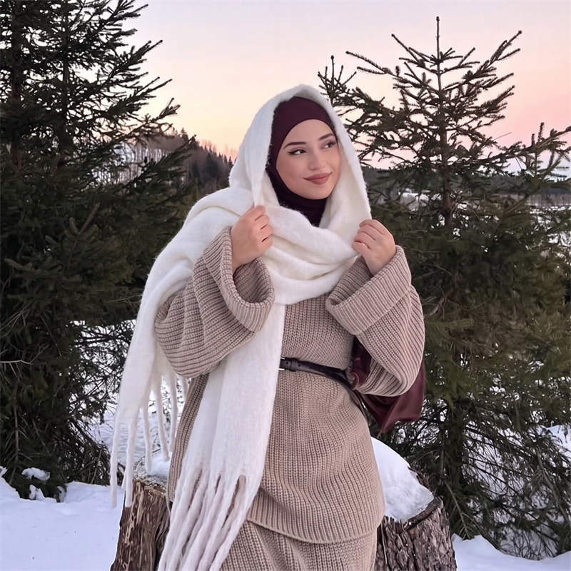 36 Warna Syal Rumbai Mohair So - Street Fashion Hijab ulasan dan harga